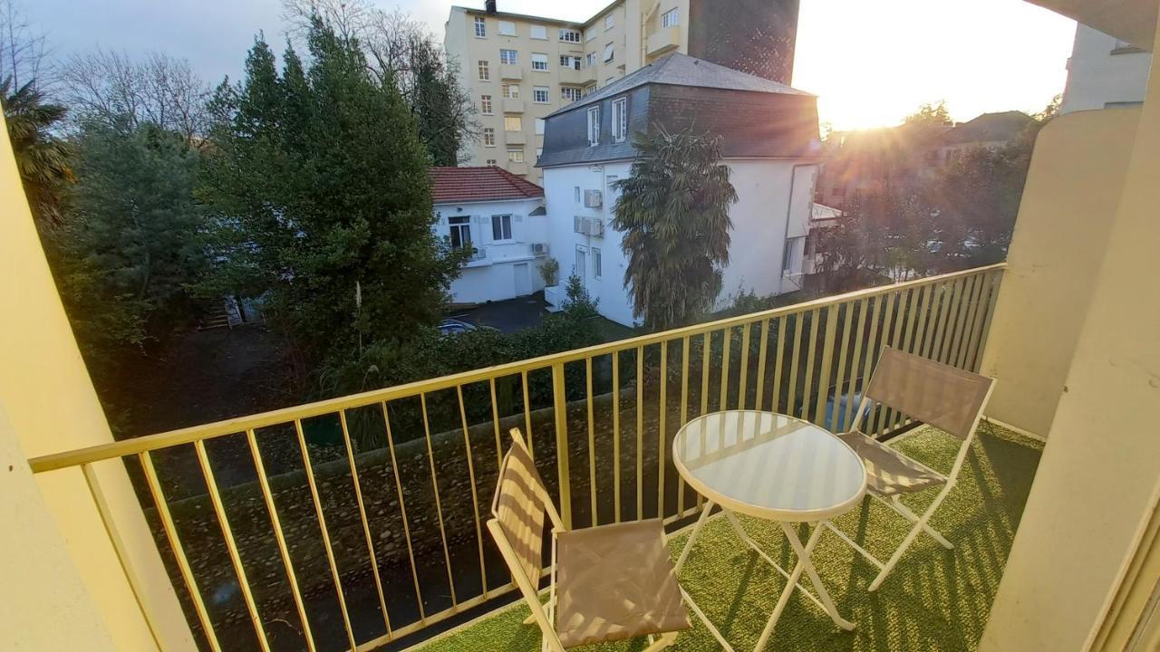 Au Petit Repere Palois -Studio - Centre Ville-Balcon-Wifi Fibre Pau Eksteriør bilde